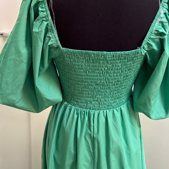 Stunning NWOT entro Green Puff-Sleeve Square Neck Dress - Picture 7 of 10